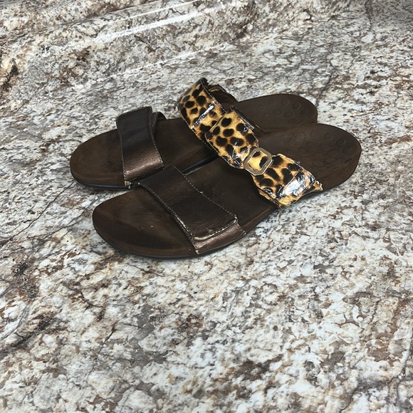 FREE Vionic Camila Slide (read description) - Picture 2 of 10